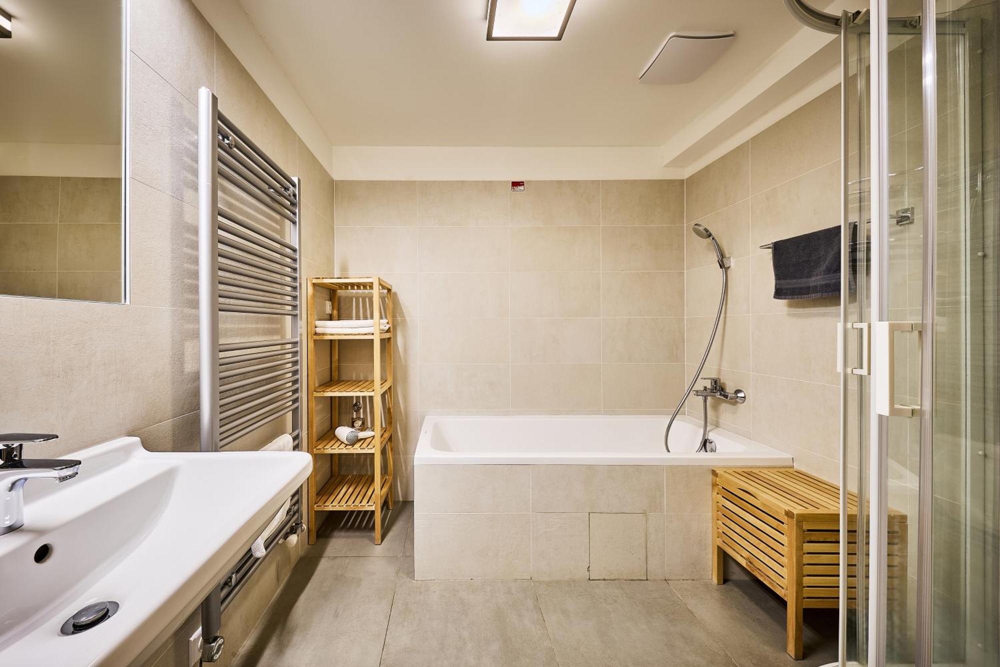 Aparthotel Kovarna Residence Pec pod Snezkou Luaran gambar