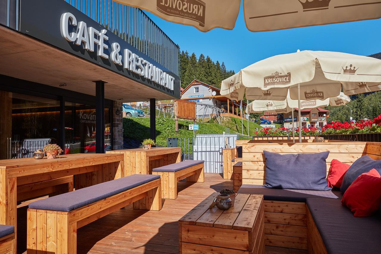 Aparthotel Kovarna Residence Pec pod Snezkou Luaran gambar